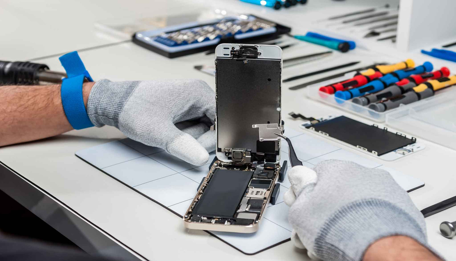 Why iPhone repair providers in necessary?